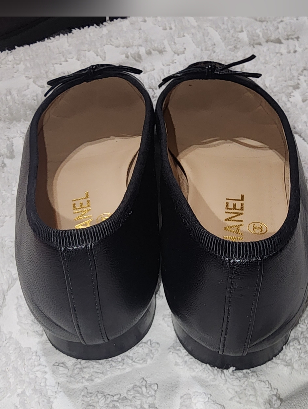 CHANEL Black Patent Leather Cap Toe Ballet Flats W/ Bow And Logo Size 8 - Picture 5 of 9
